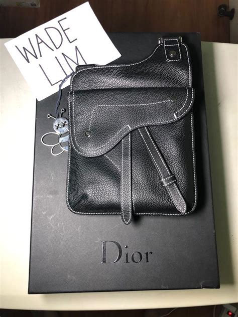 dior kaws messenger bag|dior 迷你手袋.